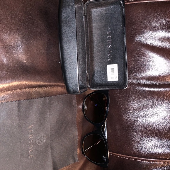 Versace women’s black framed sunglasses main image 4